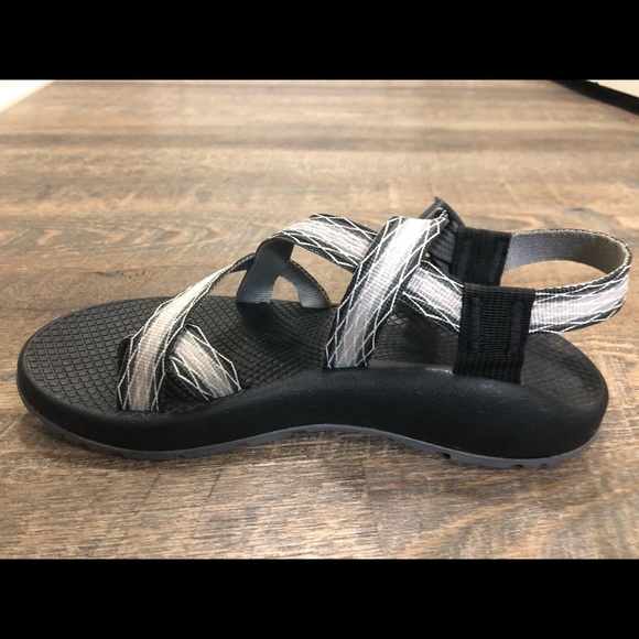 Size 7 Women’s Z Cloud Chacos (grey and white) - Picture 2 of 5